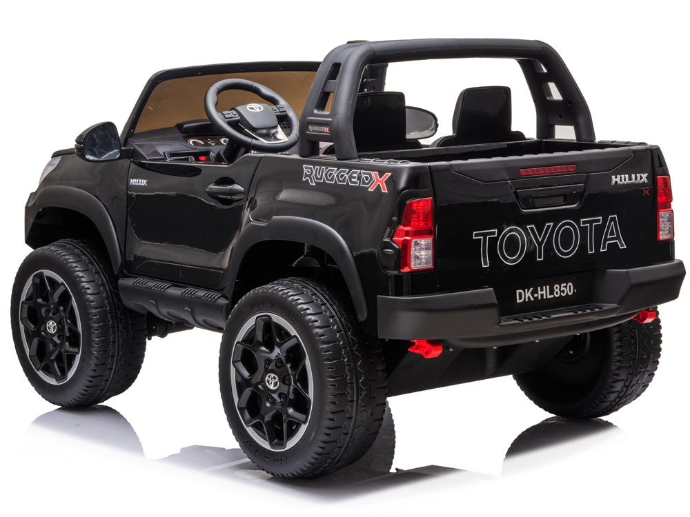 eng_pl_The-car-is-powered-by-a-large-Toyota-Hilux-2-person-battery-PA0250-16860_3